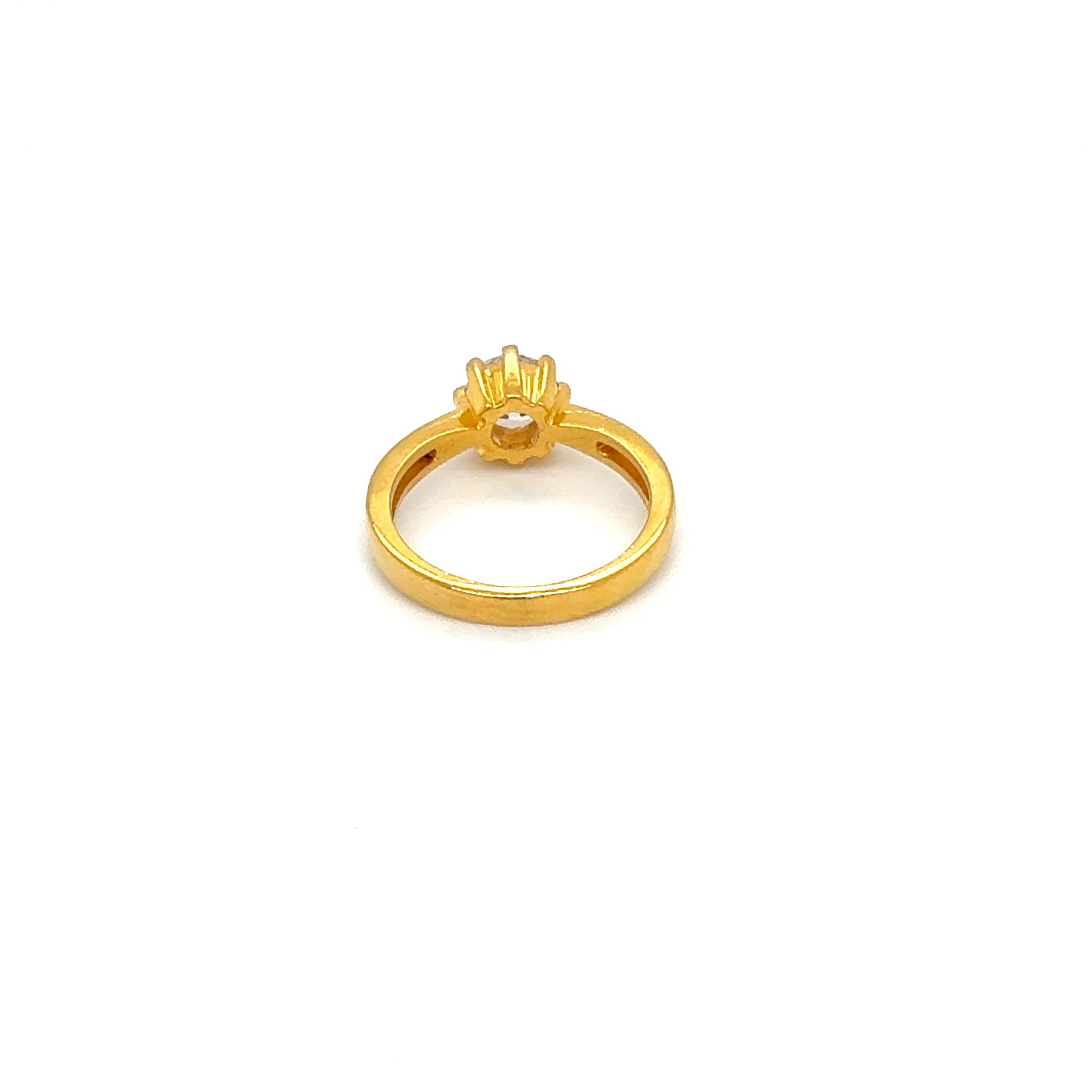 Classic Yellow Gold with Round Brilliant Stone